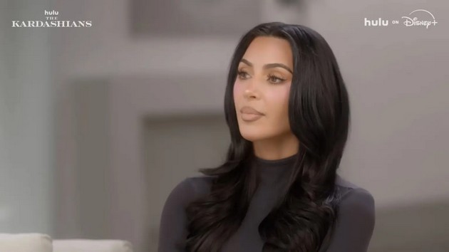 kim-kardashijan-otkri-deka-bliska-lichnost-najmila-platen-ubiec-za-nea-fanovite-ubedeni-deka-e-kanje-05.jpg