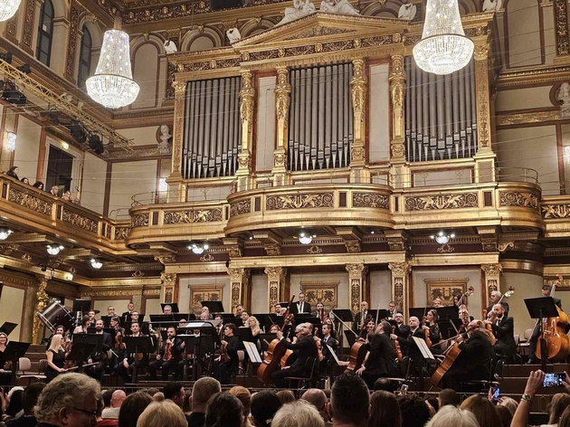 makedonskata-filharmonija-vo-zlatnata-sala-na-muzikferajn-viena-aplaudirashe-na-makedonskata-umetnost-03.JPG
