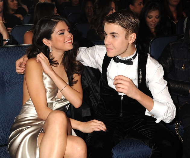 selena-gomez-i-hejli-biber-povtorno-vo-vojna-dzhastin-ja-ohrabruva-soprugata-da-provocira-09.JPG