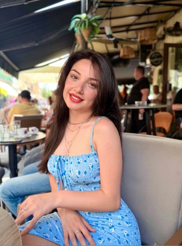 zapoznajte-ja-sanela-novata-muzichka-nadezh-koja-debitirashe-na-makfest-so-cunami-02.JPG