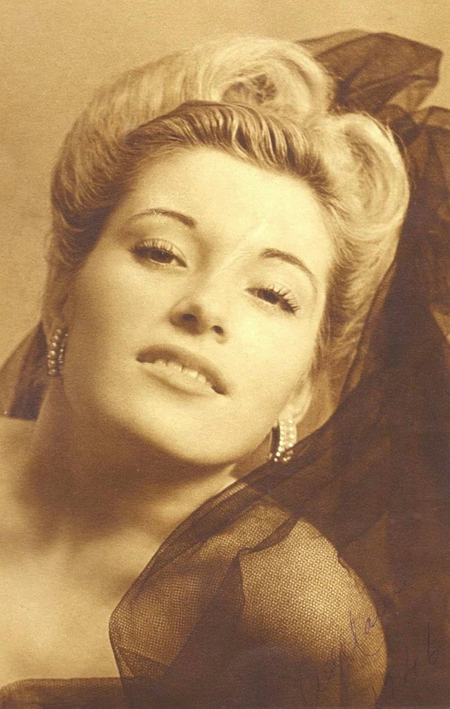 12-retro-fotki-od-majki-i-babi-koi-izgledaat-kako-da-se-izlezeni-od-modno-spisanie-08.jpg
