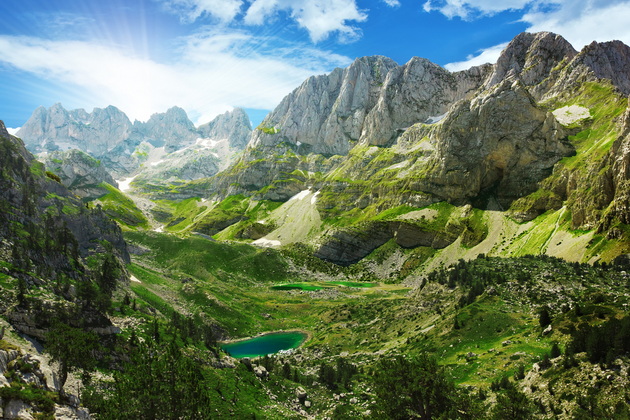 7-zemji-koi-treba-da-gi-vidite-pred-da-stanat-popularni-pa-da-ne-mozhete-da-se-razminete-od-turisti-2-se-blizu-nas-02.jpg