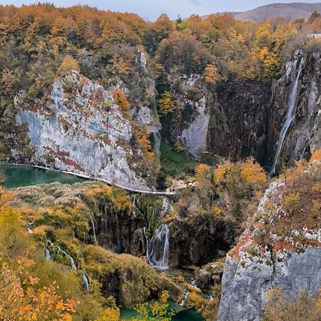 8-raboti-shto-treba-da-gi-znaete-za-plitvichki-ezera-pred-da-gi-posetite-spored-makedonski-turistichki-vodich-10.jpg