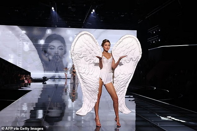 bivshata-i-segashnata-devojka-na-bredli-kuper-izdominiraa-na-revijata-na-victoria-s-secret-foto-06.jpg