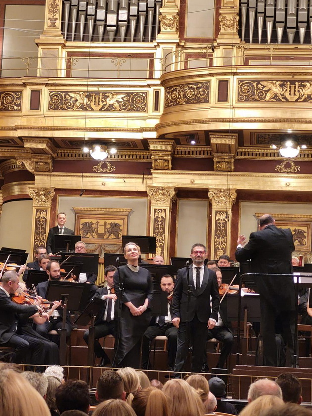 bravo-teshkoto-se-oreshe-vo-viena-stoechki-ovacii-na-istoriskiot-koncert-na-makedonskata-filharmonija-vo-avstrija-06.jpg