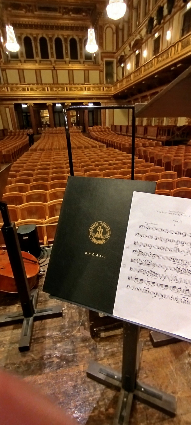bravo-teshkoto-se-oreshe-vo-viena-stoechki-ovacii-na-istoriskiot-koncert-na-makedonskata-filharmonija-vo-avstrija-12.jpg