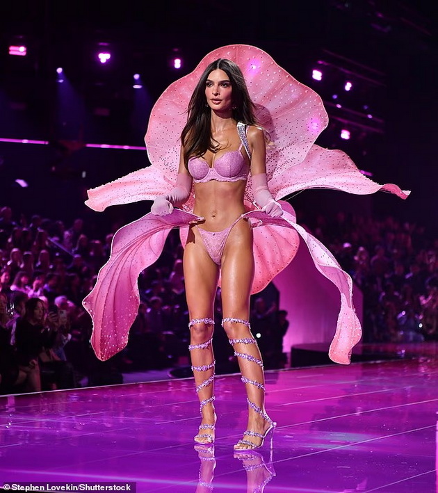 dami-so-oblini-bremena-manekenka-i-transrodov-model-shouto-na-victoria-s-secret-go-sobra-modniot-krem-vo-njujork-14.jpg