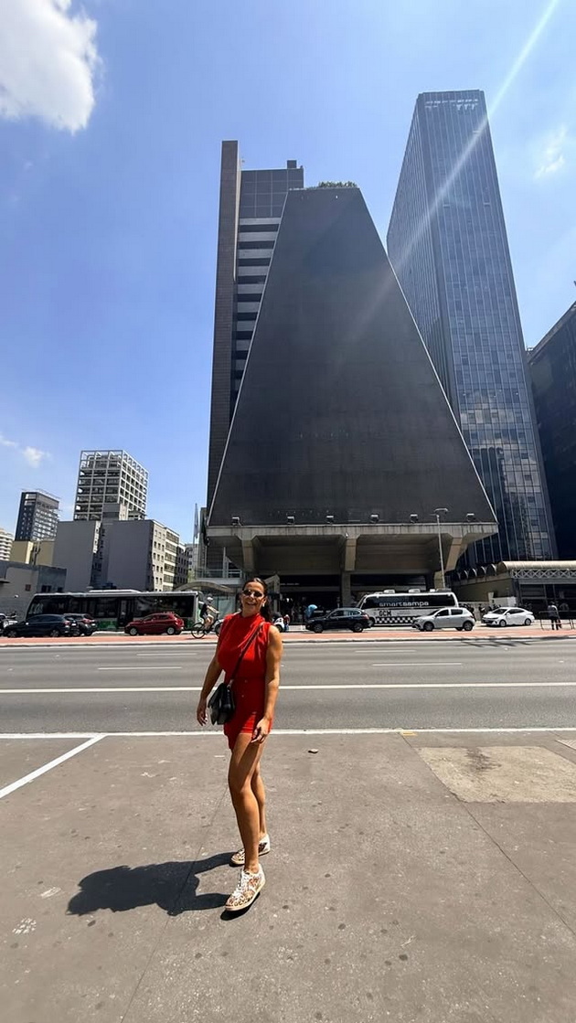 lila-i-big-mama-modno-izdominiraa-vo-brazil-na-samba-vo-sao-paolo-se-budat-so-pogled-na-kopakabana-vo-rio-11.jpg