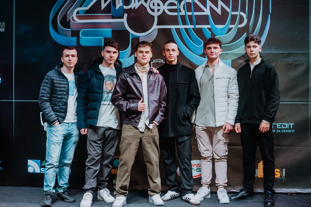 modata-na-crveniot-tepih-na-vtorata-vecher-na-makfest-2025-110.jpg