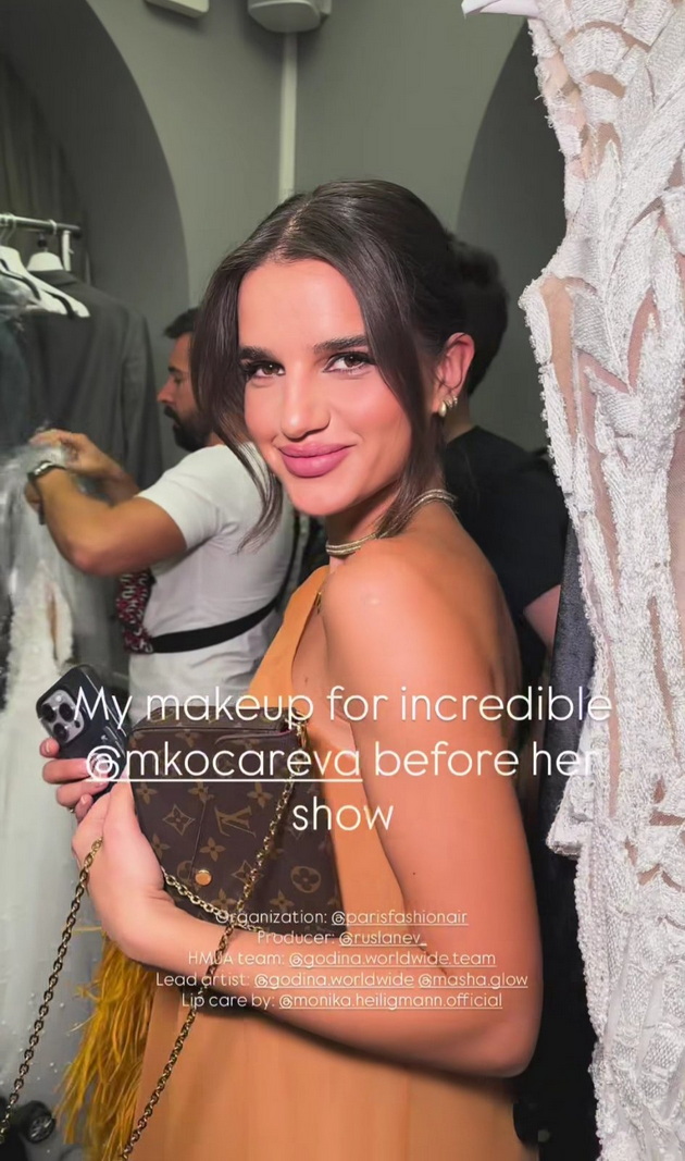 monika-kocareva-odrzha-revija-na-modnata-nedela-vo-pariz-aristokratski-hotel-modno-usoglasena-so-kjerkata-foto-12.jpg