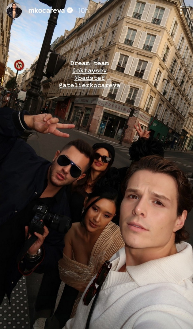 monika-kocareva-odrzha-revija-na-modnata-nedela-vo-pariz-aristokratski-hotel-modno-usoglasena-so-kjerkata-foto-26.jpg