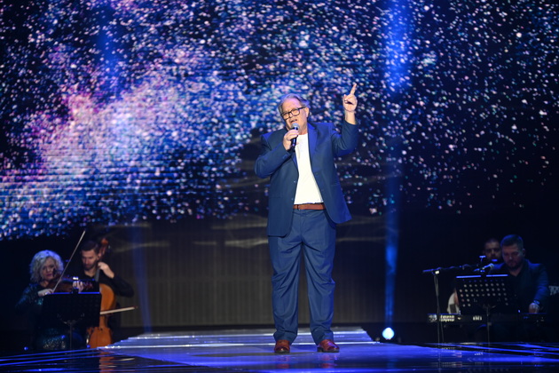 najemotivnite-momenti-na-makfest-2025-koki-peeshe-sam-bez-dule-stojan-troicki-se-rasplaka-za-nagradata-za-zhivotno-delo-20_copy.JPG