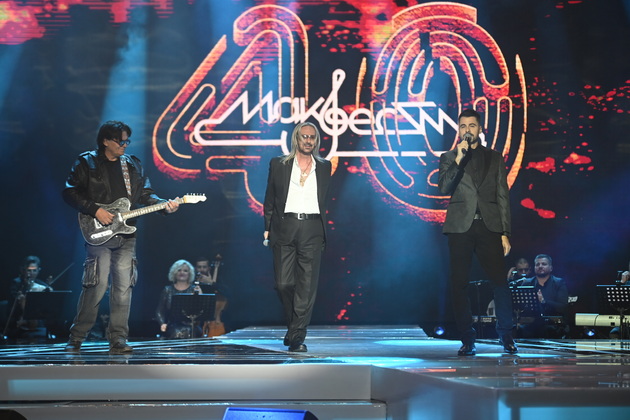 najemotivnite-momenti-na-makfest-2025-koki-peeshe-sam-bez-dule-stojan-troicki-se-rasplaka-za-nagradata-za-zhivotno-delo-51_copy.JPG