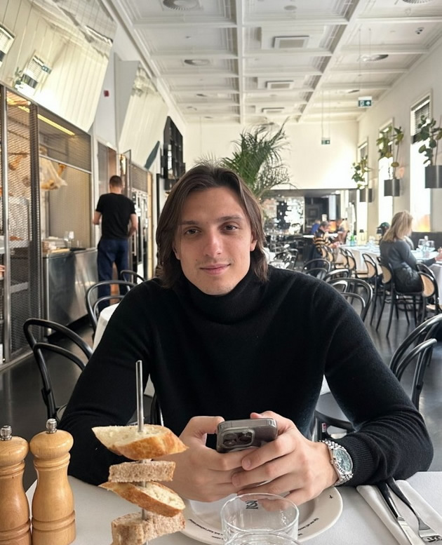 vljubeno-go-baknuva-toj-duva-svekja-martija-so-dechkoto-vo-ljubljana-za-negoviot-rodenden-foto_copy.jpg