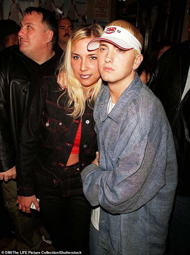 dva-obida-za-samoubistvo-problemi-so-droga-kade-e-denes-tainstvenata-poraneshna-sopruga-na-eminem-02.jpg