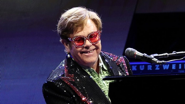 elton-dzhon-za-bitkata-so-slepilo-poradi-infekcija-ne-gledam-nishto-so-desnoto-oko-levoto-mi-e-mnogu-oshteteno-7.JPG