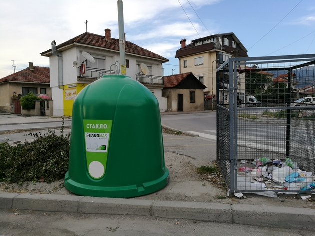 plastichni-shishinja-vo-vending-mashinite-stakloto-vo-zelenite-iglo-kontejneri-da-razvivame-visoki-eko-naviki-03.JPG
