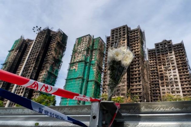 potresni-svedoshtva-od-prezhiveanite-vo-pozharot-vo-hongkong-gledav-fotografii-od-zaginati-za-da-si-go-najdam-semejstvoto-03.jpg