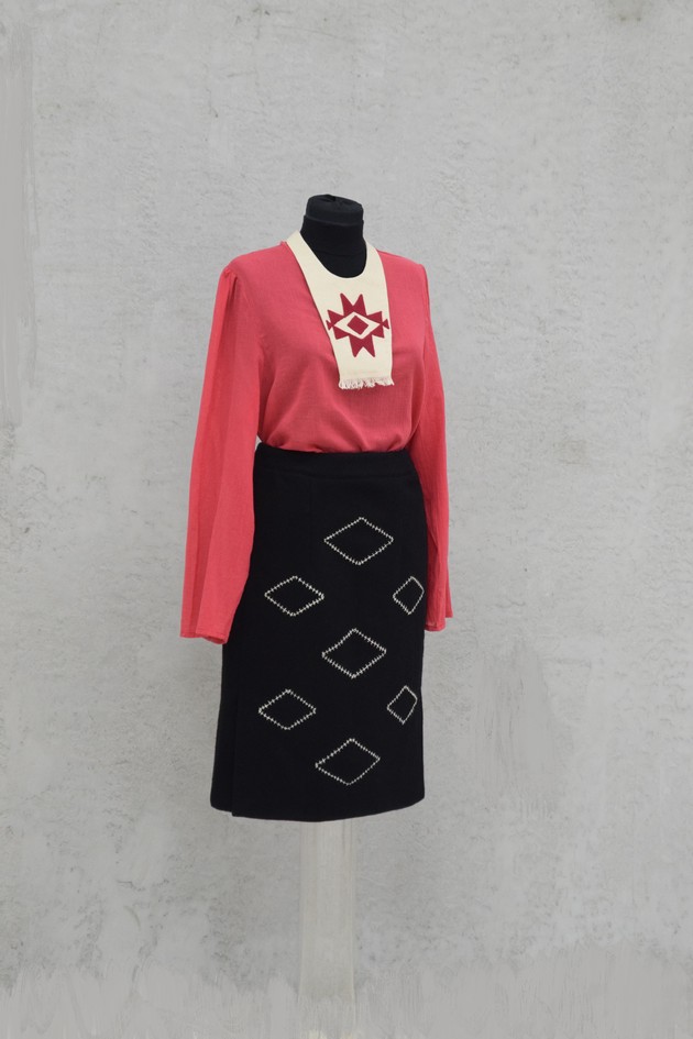 tekstilna-izlozhba-eko-ruba-na-marina-zarkova-kreacii-od-preraboten-otpaden-tekstil-inspirirani-od-tradicionalni-folklorni-motivi-11.jpg