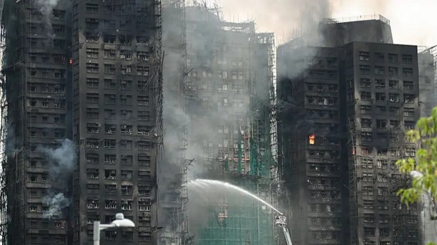 tragedija-vo-hongkong-izgore-ogromen-stanben-kompleks-55-zaginati-nad-200-ischeznati-foto-video-05.jpg