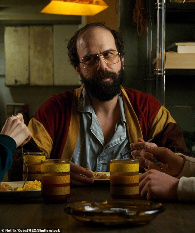voznemiruvanje-na-setot-tuzhba-za-plagijat-prokletstvoto-na-hit-serijata-stranger-things-07.JPG