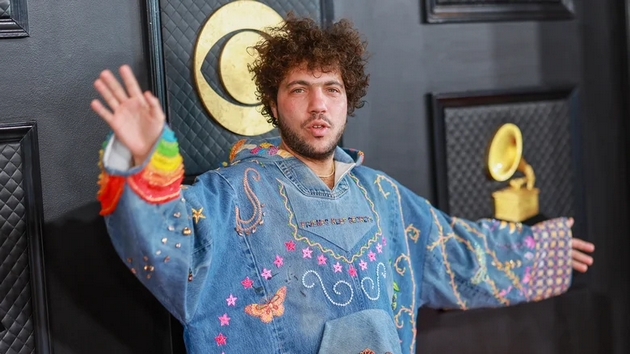 znaci-deka-brakot-na-selena-gomez-i-beni-blanko-nema-da-trae-spored-fanovite-na-pejachkata-05.JPG