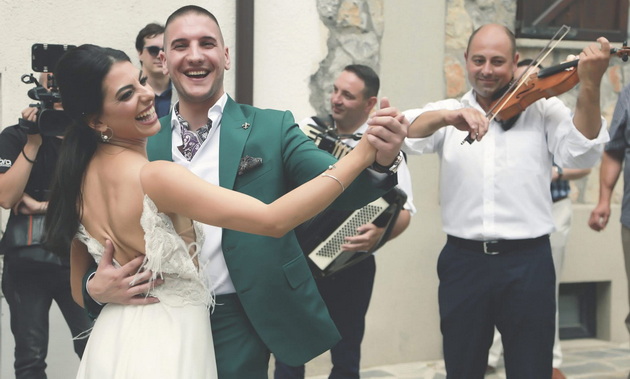 ljubovnata-prikazna-na-stefani-i-denis-od-duo-dis-dojde-kaj-mene-na-rabota-i-me-zaprosi-dodeka-imav-chas-so-uchenik-02.jpg