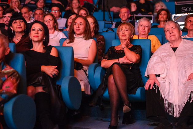 magija-od-hitovi-i-emocii-na-koncertot-za-maestro-kire-kostov-kjerkata-gi-ana-peeshe-negovite-refreni-dragan-mijalkovski-ja-krena-publikata-na-noze-11.jpg