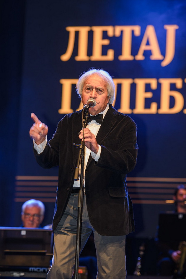 magija-od-hitovi-i-emocii-na-koncertot-za-maestro-kire-kostov-kjerkata-gi-ana-peeshe-negovite-refreni-dragan-mijalkovski-ja-krena-publikata-na-noze-29.jpg