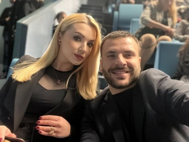magija-od-hitovi-i-emocii-na-koncertot-za-maestro-kire-kostov-kjerkata-gi-ana-peeshe-negovite-refreni-dragan-mijalkovski-ja-krena-publikata-na-noze-33.jpg