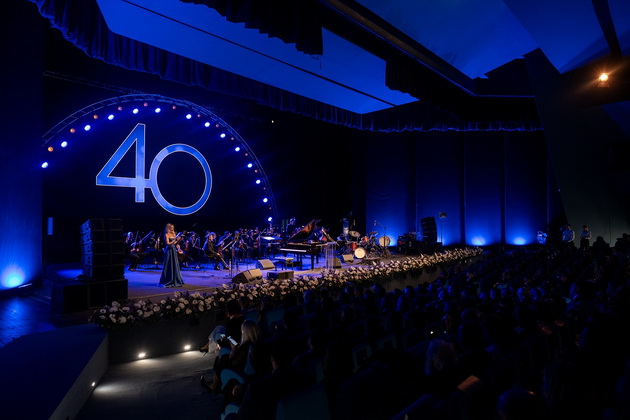 nlb-banka-go-odbelezha-40-godishniot-jubilej-so-gala-koncert-nokj-na-muzichko-sovrshenstvo-i-posvetenost-kon-iznorednost-i-zaednicata-03.jpg