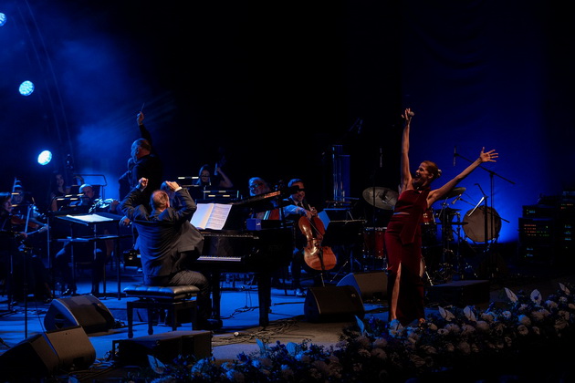 nlb-banka-go-odbelezha-40-godishniot-jubilej-so-gala-koncert-nokj-na-muzichko-sovrshenstvo-i-posvetenost-kon-iznorednost-i-zaednicata-08.jpg