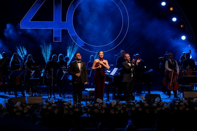 nlb-banka-go-odbelezha-40-godishniot-jubilej-so-gala-koncert-nokj-na-muzichko-sovrshenstvo-i-posvetenost-kon-iznorednost-i-zaednicata-09.jpg