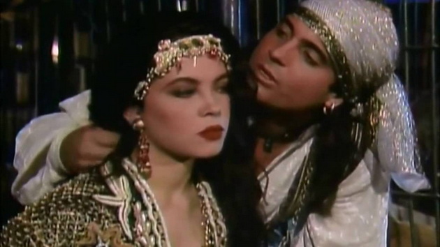 retro-videa-koi-budat-nostalgija-del-od-najdramatichnite-sceni-vo-kasandra-hit-serijata-od-90-tite-04.jpg