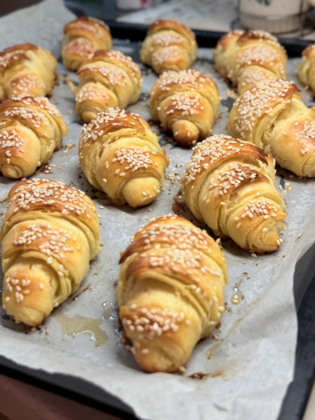 vo-kujna-so-marjan-od-skopje-domashni-lisnati-kiflichki-po-recept-na-negovata-majka-02.jpg