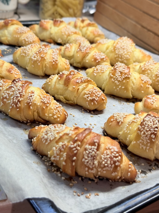 vo-kujna-so-marjan-od-skopje-domashni-lisnati-kiflichki-po-recept-na-negovata-majka-03.jpg