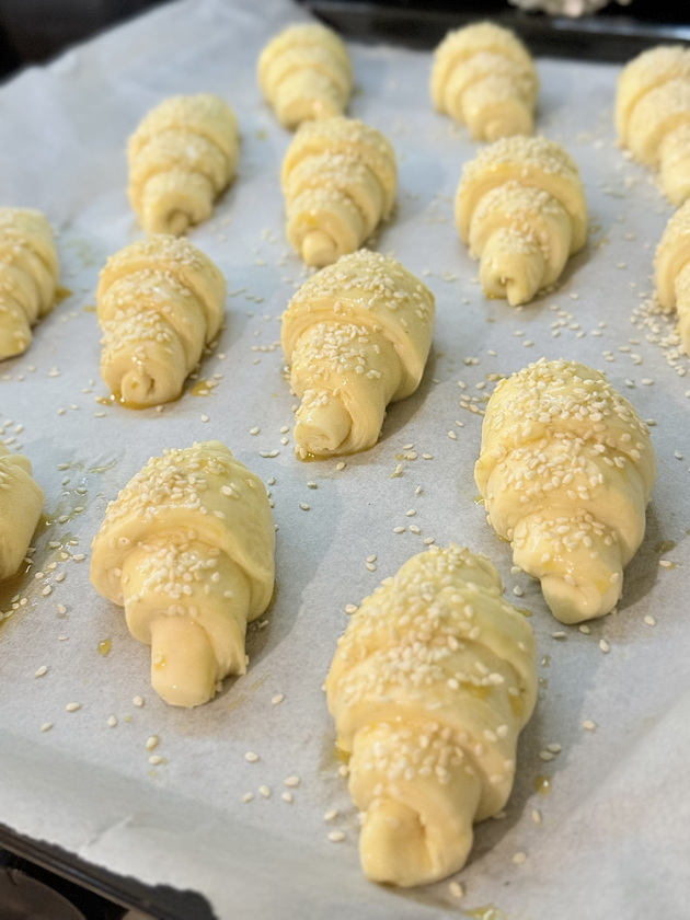 vo-kujna-so-marjan-od-skopje-domashni-lisnati-kiflichki-po-recept-na-negovata-majka-06.jpg