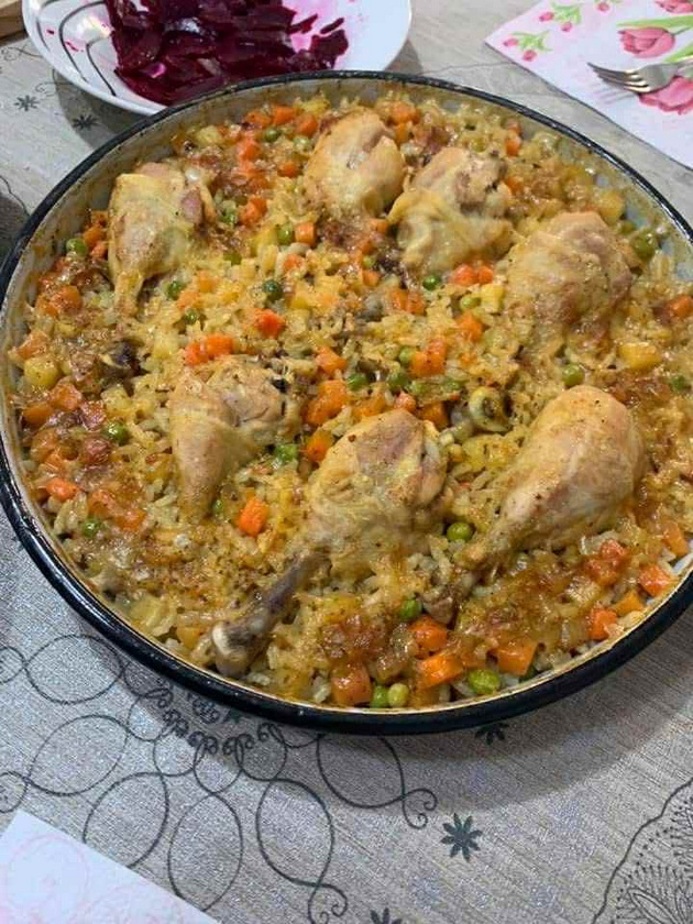 angela-25-od-kochani-od-10-godini-gotvam-tradicionalen-ruchek-za-doma-receptite-i-talentot-mi-se-od-baba-mi-20_copy_copy.jpg