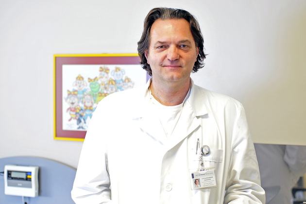 d-r-aleksandar-sajkovski-pedijatar-antibiotici-ne-se-davaat-preventivno-a-za-temperatura-do-38-5-c-ne-se-koristat-antipiretici-02.jpg
