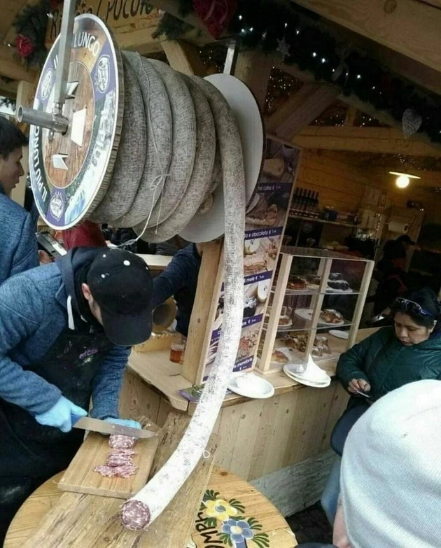 salami-zamotani-kako-jazhe-i-ushte-11-raboti-shto-mozhe-da-se-vidat-samo-vo-italija-foto-03.jpg