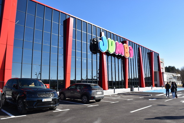 spektakularno-otvoranje-vo-gevgelija-djambo-i-vero-stanaa-novata-omilena-destinacija-vo-gevgelija-mall_01.jpeg