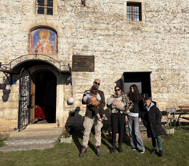 intervju-so-grizzly-semejstvoto-so-4-deca-2-konja-1-kuche-vljubenici-vo-prirodata-na-koi-kozjak-im-e-vtor-dom-02.jpeg