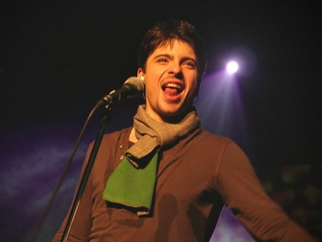 kako-izgleda-denes-vnukot-na-toshe-proeski-koj-obozhava-muzika-kako-i-vujko-mu-04.jpg