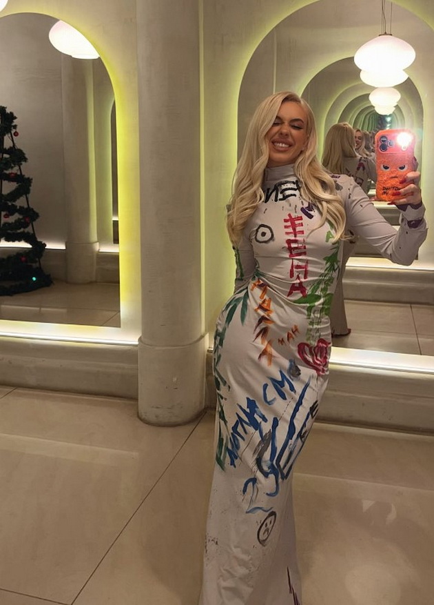 karolina-gocheva-proslavi-72-ri-rodenden-na-majka-i-aleksandar-tarabunov-vo-seksi-izdanie-na-sneg-shto-pravat-nashite-dzvezdi-denovive-11.jpg