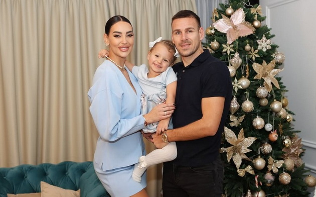 mirka-ni-ja-pereshe-oblekata-prvo-pojavuvanje-na-vujadin-savikj-kaj-kolega-po-skandalot-so-transrodovata-lichnost-09.jpg