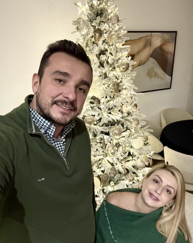 na-gosti-kaj-aleksandra-i-stefan-moderen-stan-vo-skopje-e-kako-scena-od-novogodishna-bajka-foto-15.jpeg