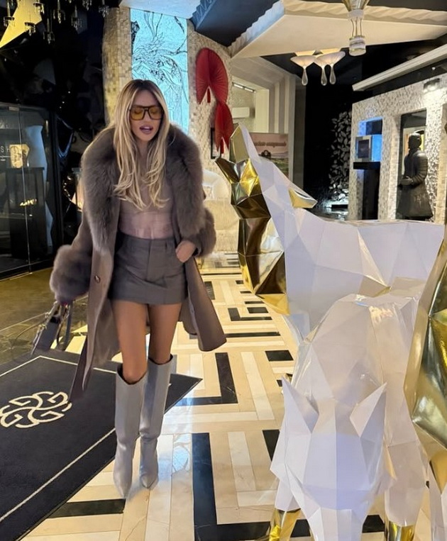 natasha-figurela-site-sakame-pari-jas-sum-hedonist-jas-sum-bik-vo-horoskop-sakam-luksuz-skapi-chanti-05.jpg