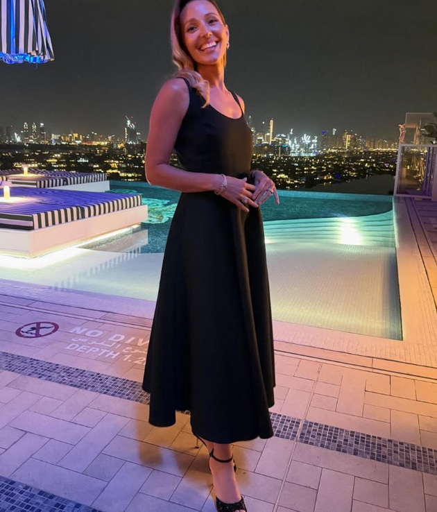 skap-nakit-i-vakvi-nokti-jelena-gjokovikj-gi-podeli-mislenjata-so-izgledot-na-racete-na-nastan-so-novak-vo-dubai-06.jpg