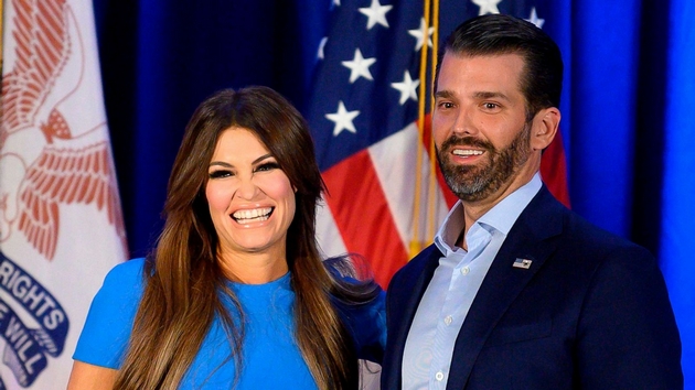 amerikanskata-ambasadorka-vo-grcija-kritikuvana-za-vulgarniot-autfit-na-formalna-vechera-vo-atina-04.JPG