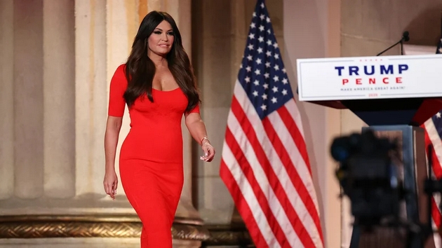 amerikanskata-ambasadorka-vo-grcija-kritikuvana-za-vulgarniot-autfit-na-formalna-vechera-vo-atina11.JPG